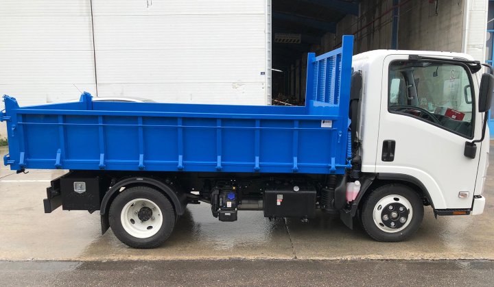 Carrocería de tipo caja-volquete realizada por Carrocerías Francisco